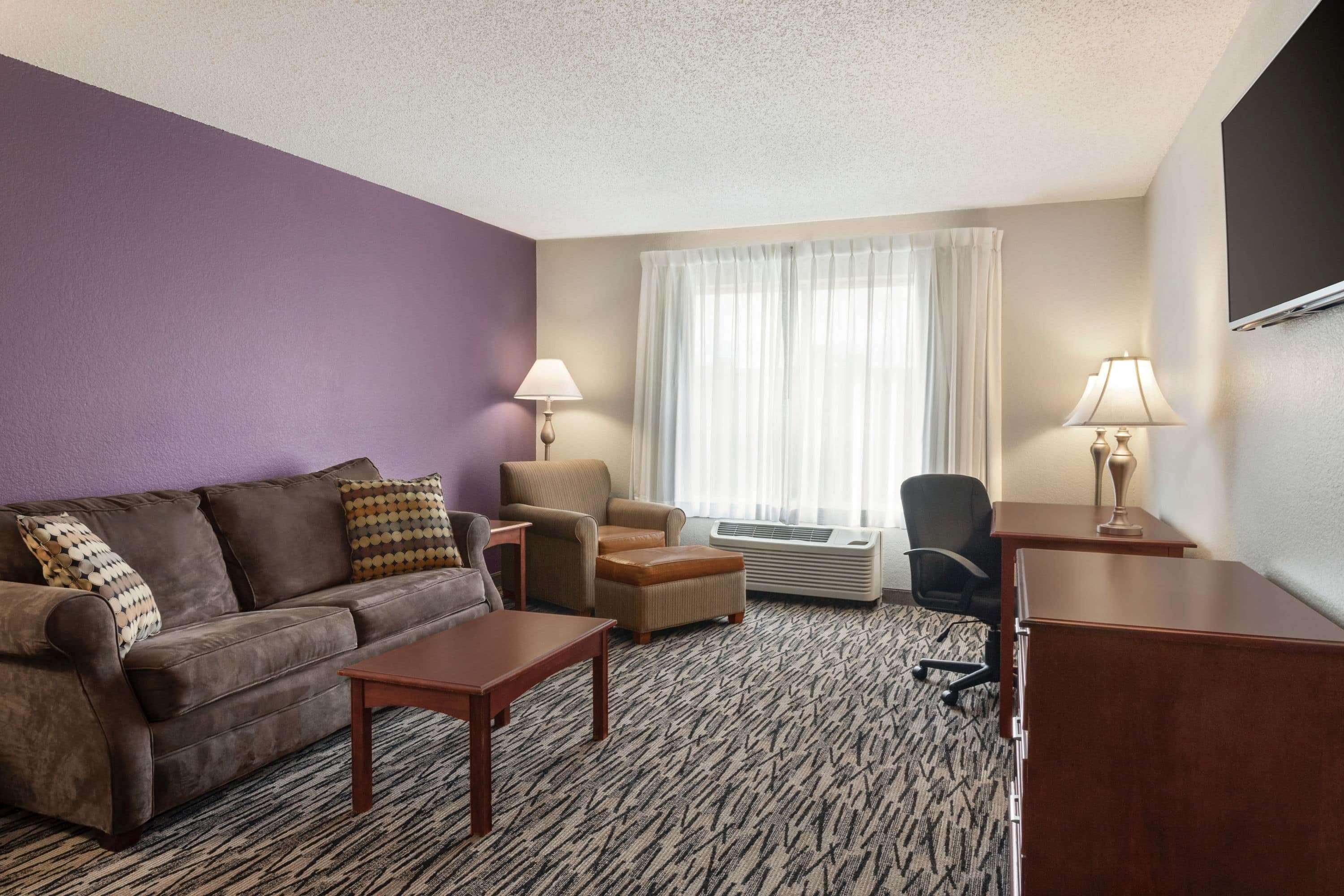 Baymont By Wyndham I-44 Hotel